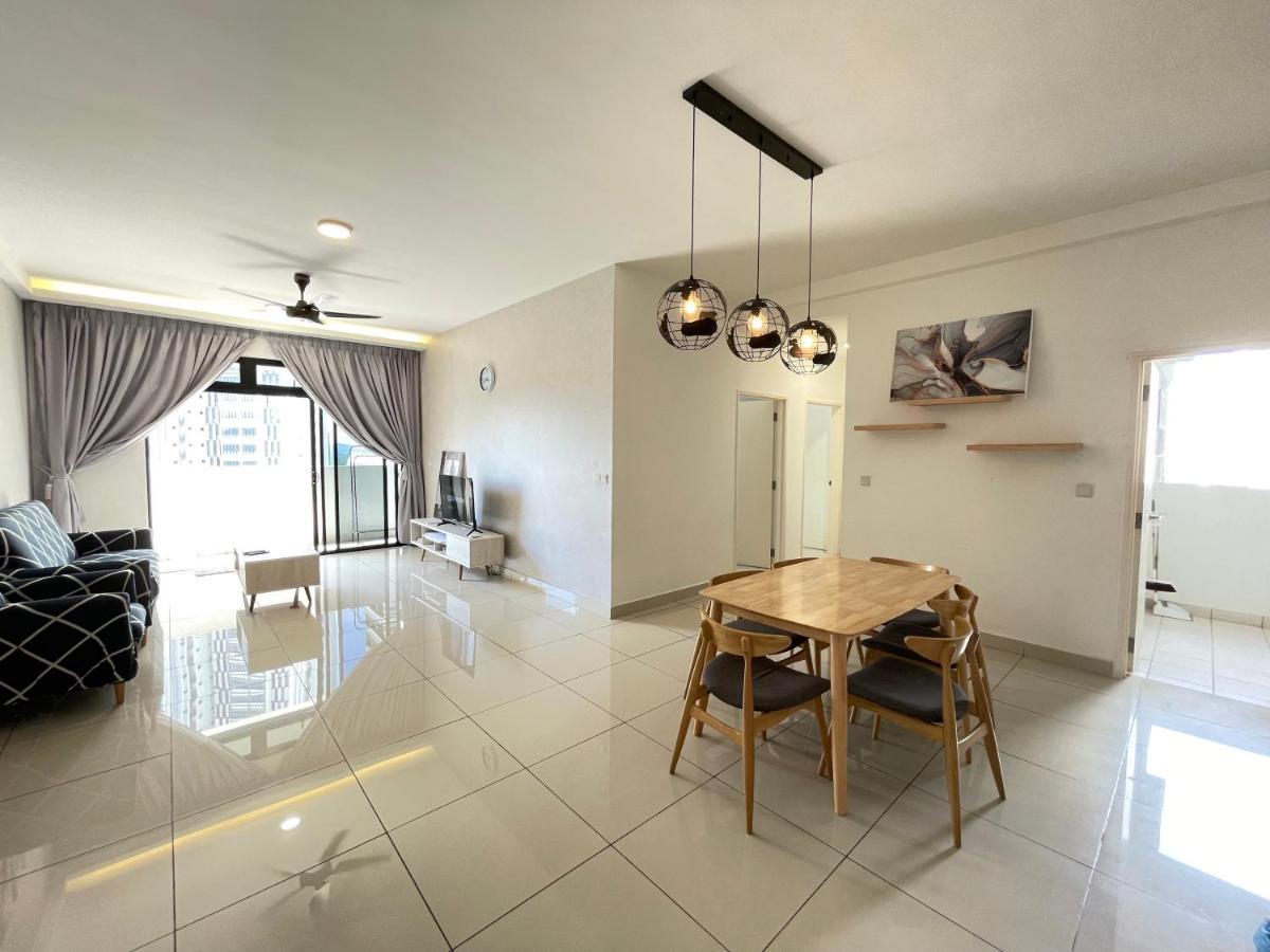 Meridin Medini By Wp Homestay Nusajaya  Zewnętrze zdjęcie